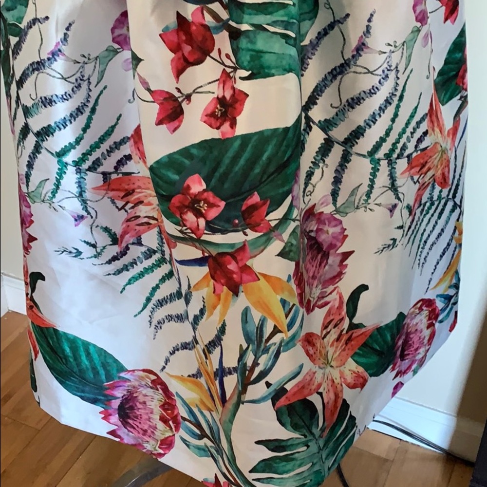 Two piece - Picture 4 of 4